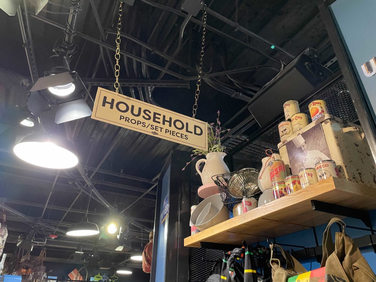 universal-store-props-1-3