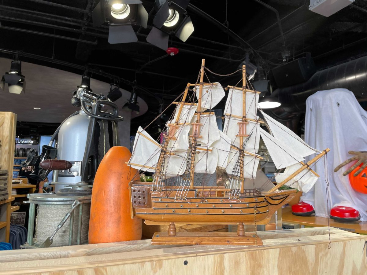 universal-store-props-2-2