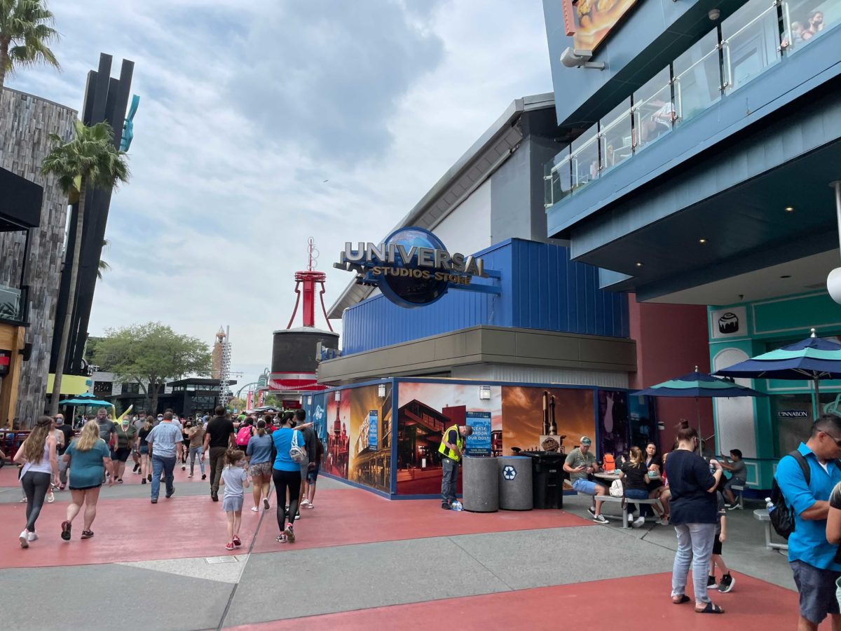 universal-studios-store-03-29-0