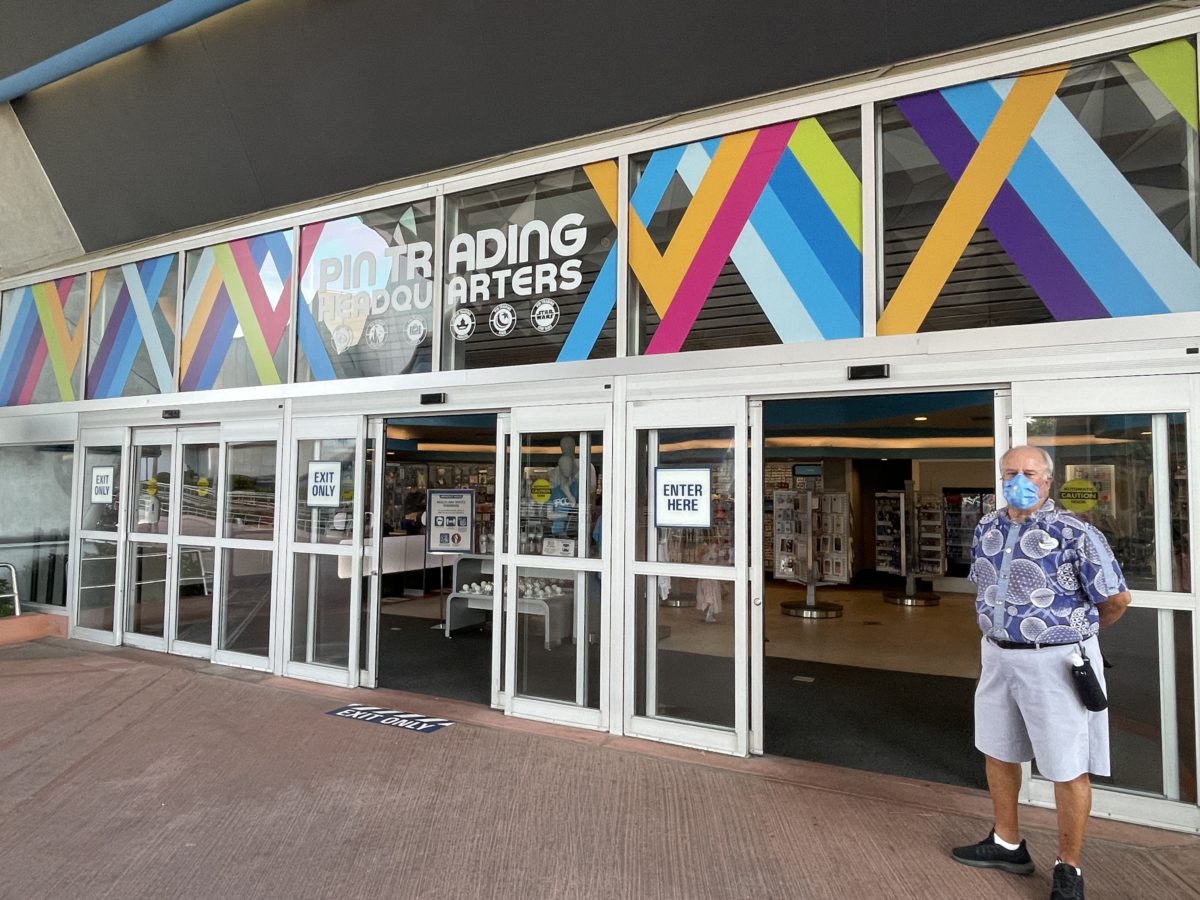 04_pintraders_041621-7690957