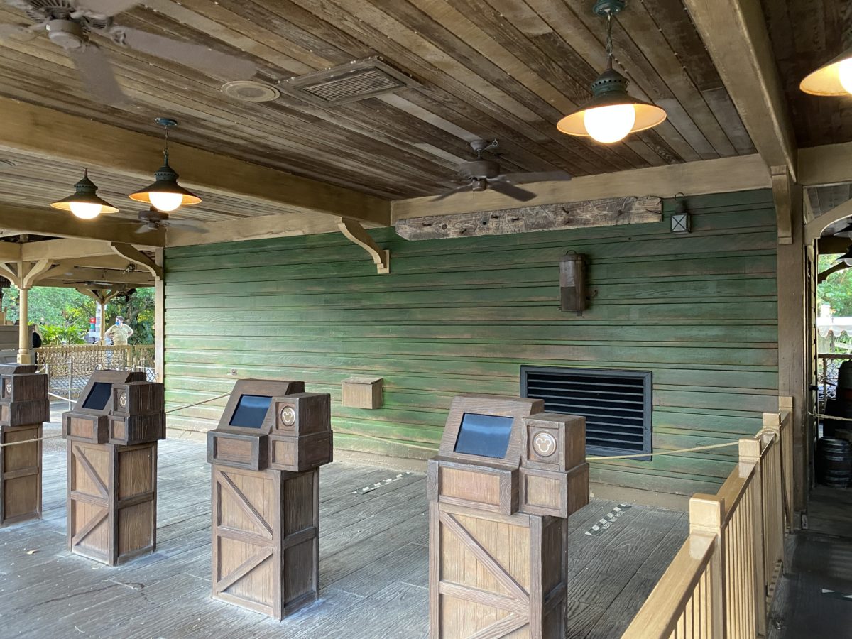 additional-green-walls-theming-removed-jungle-cruise-queue-magic-kingdom-04162021-2020197