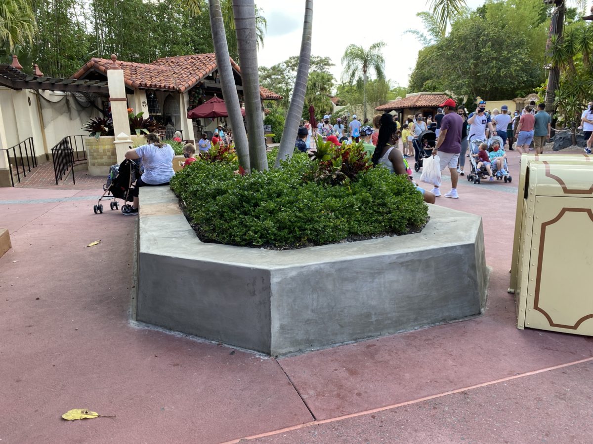 concrete-planter-adventureland-refurbishment-complete-magic-kingdom-04302021