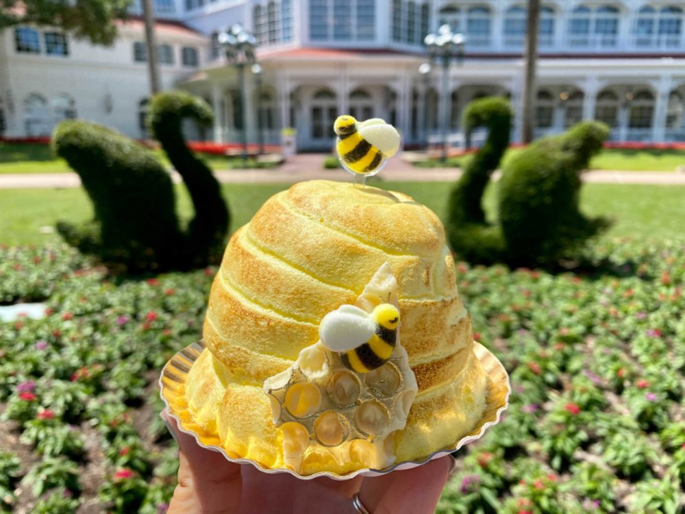 earth-day-bee-hive-cake-grand-floridian-12-3840660
