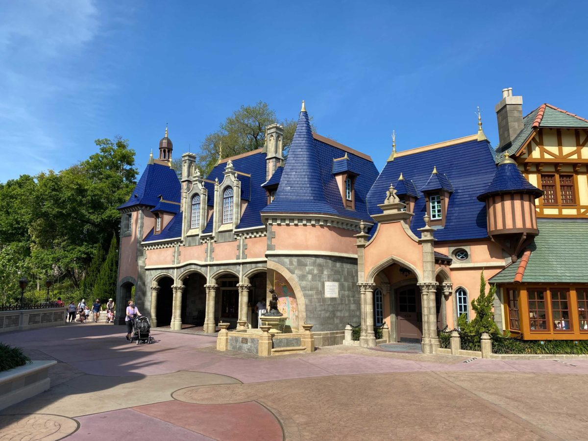 fantasyland-roof-repainting-2-9998389