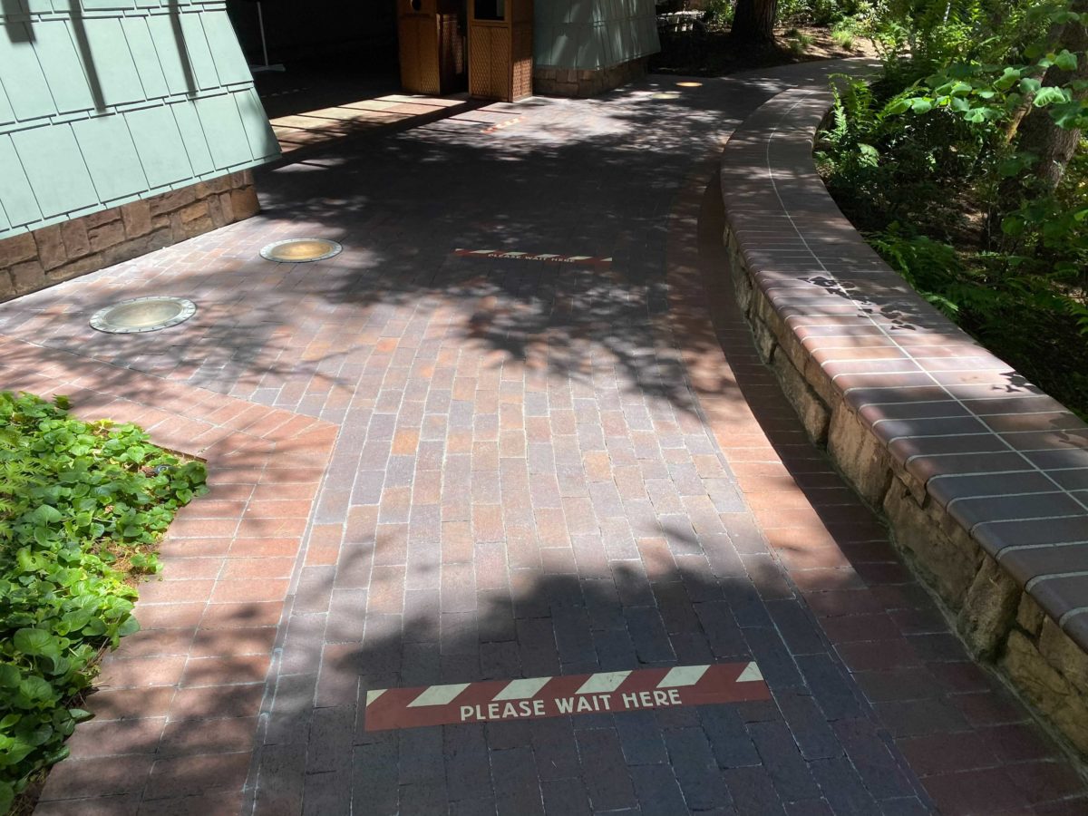 grand-californian-distancing-markers-9461417