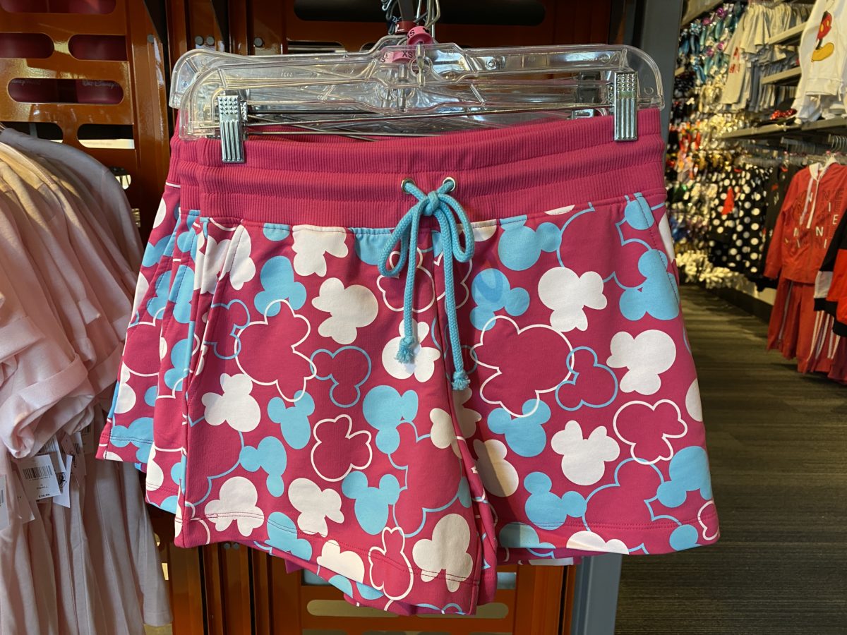 mickey-minnie-silhouette-pink-shorts-front-epcot-04082021-3259985