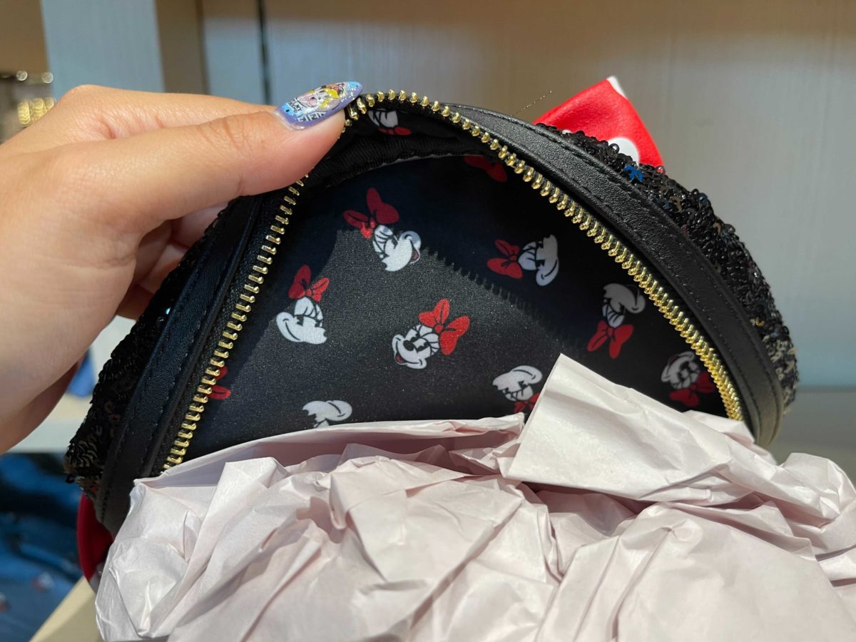 minnie-mouse-loungefly-mini-backpack-1-5853910