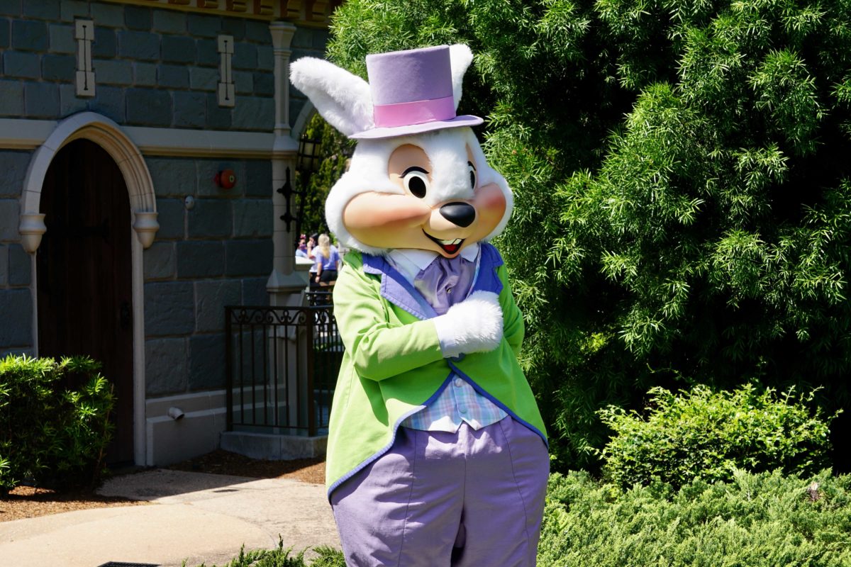 mr-and-mrs-easter-bunny-2021-4-4475952