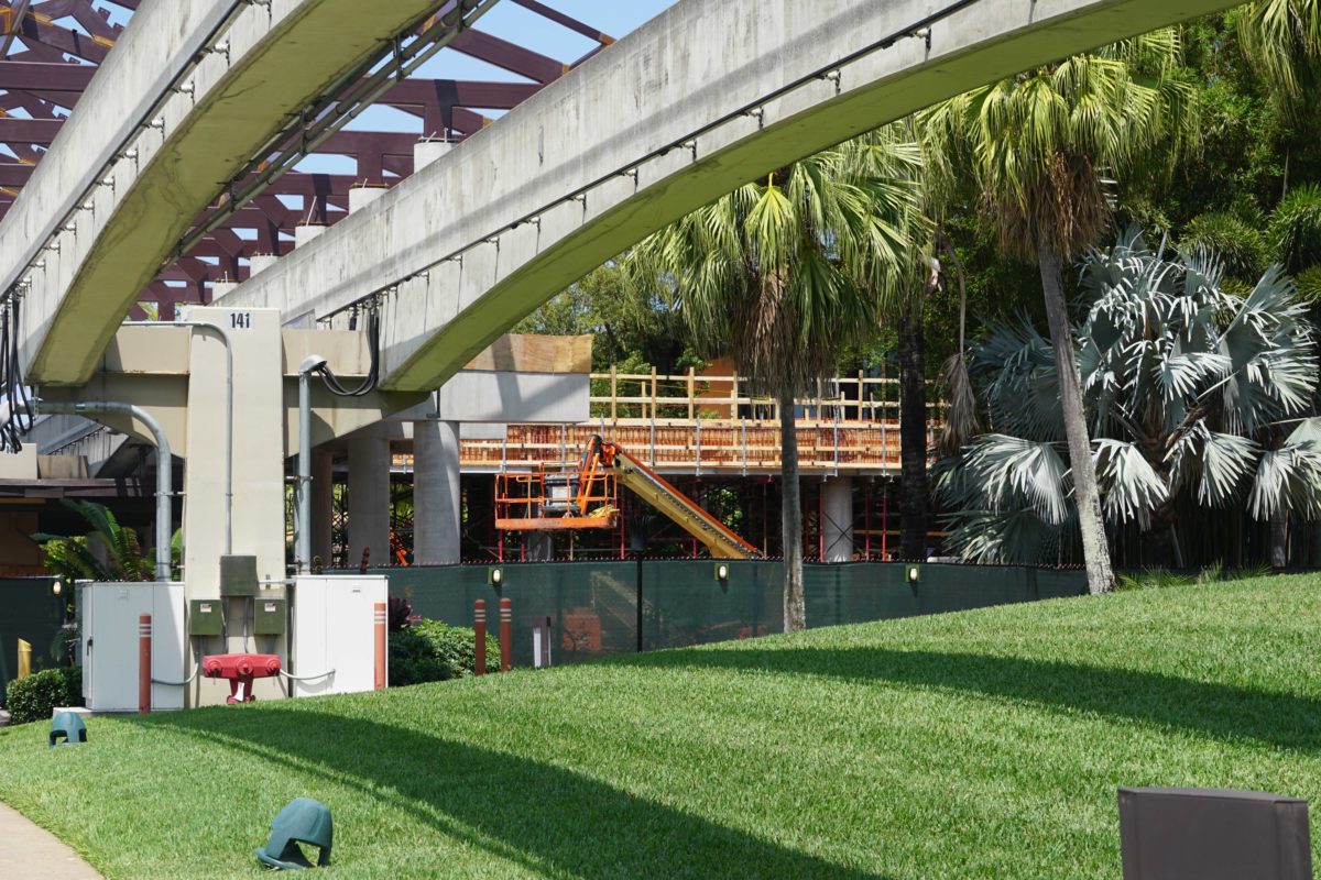polynesian-village-and-resort-construction-monorail-station-12-6476627