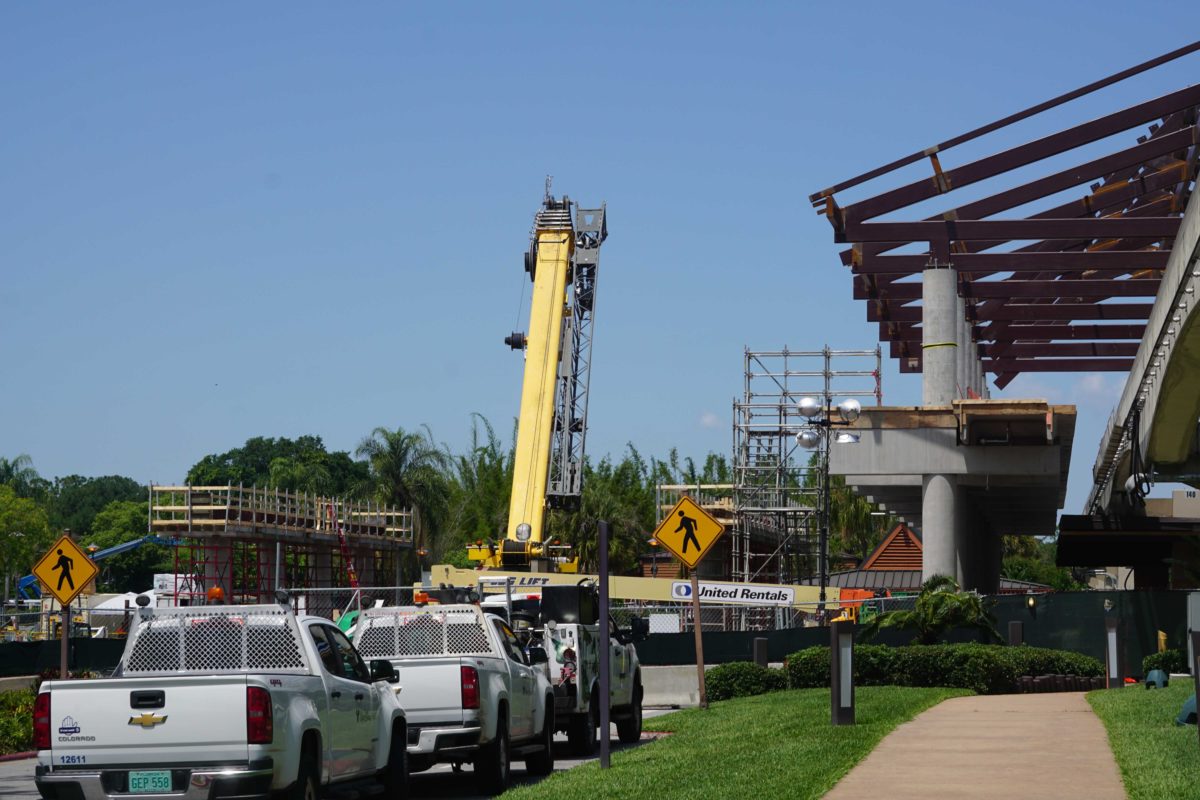 polynesian-village-and-resort-construction-monorail-station-4-5173685