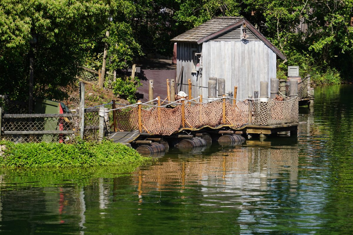 tom-sawyer-island-barrel-bridge-4-9170091