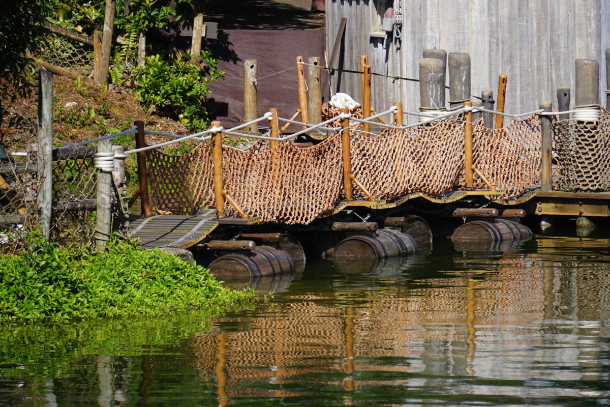 tom-sawyer-island-barrel-bridge-6-5082428