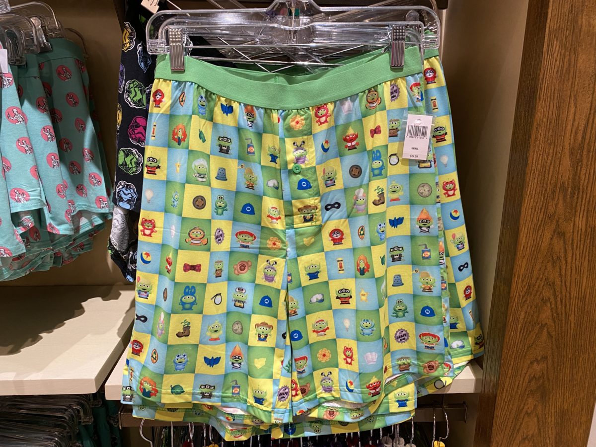 toy-story-alien-in-costumes-boxers-magic-kingdom-04302021