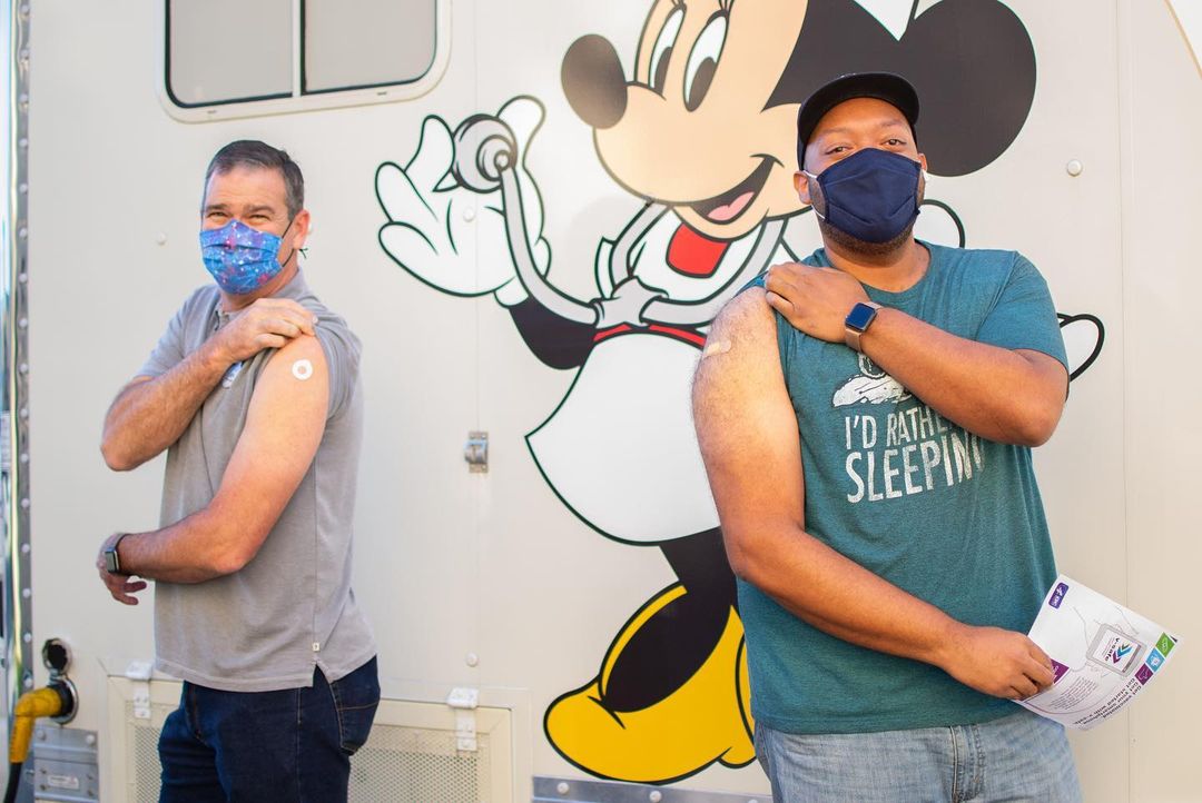 Disney acerta com sindicatos para exigir vacina de funcionários