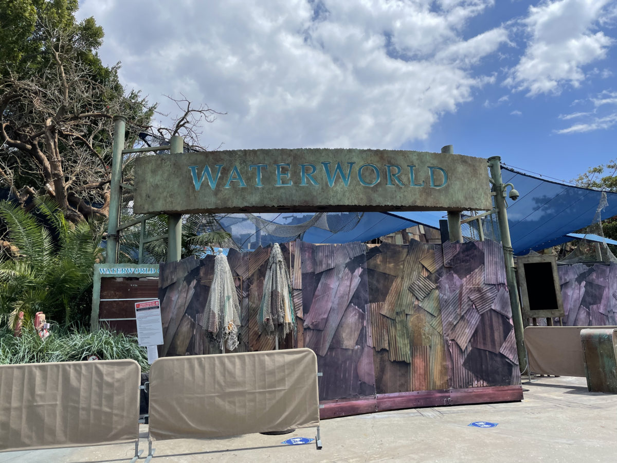 waterworld-entrance
