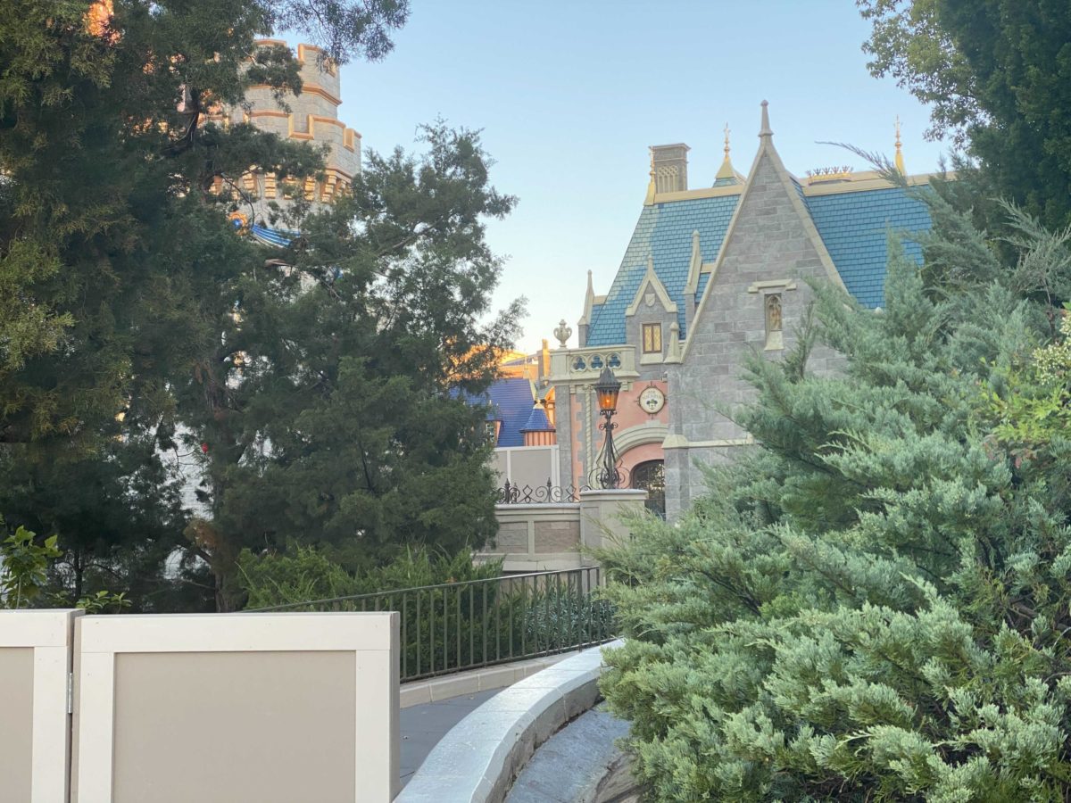 cinderella-castle-construction-walls-8