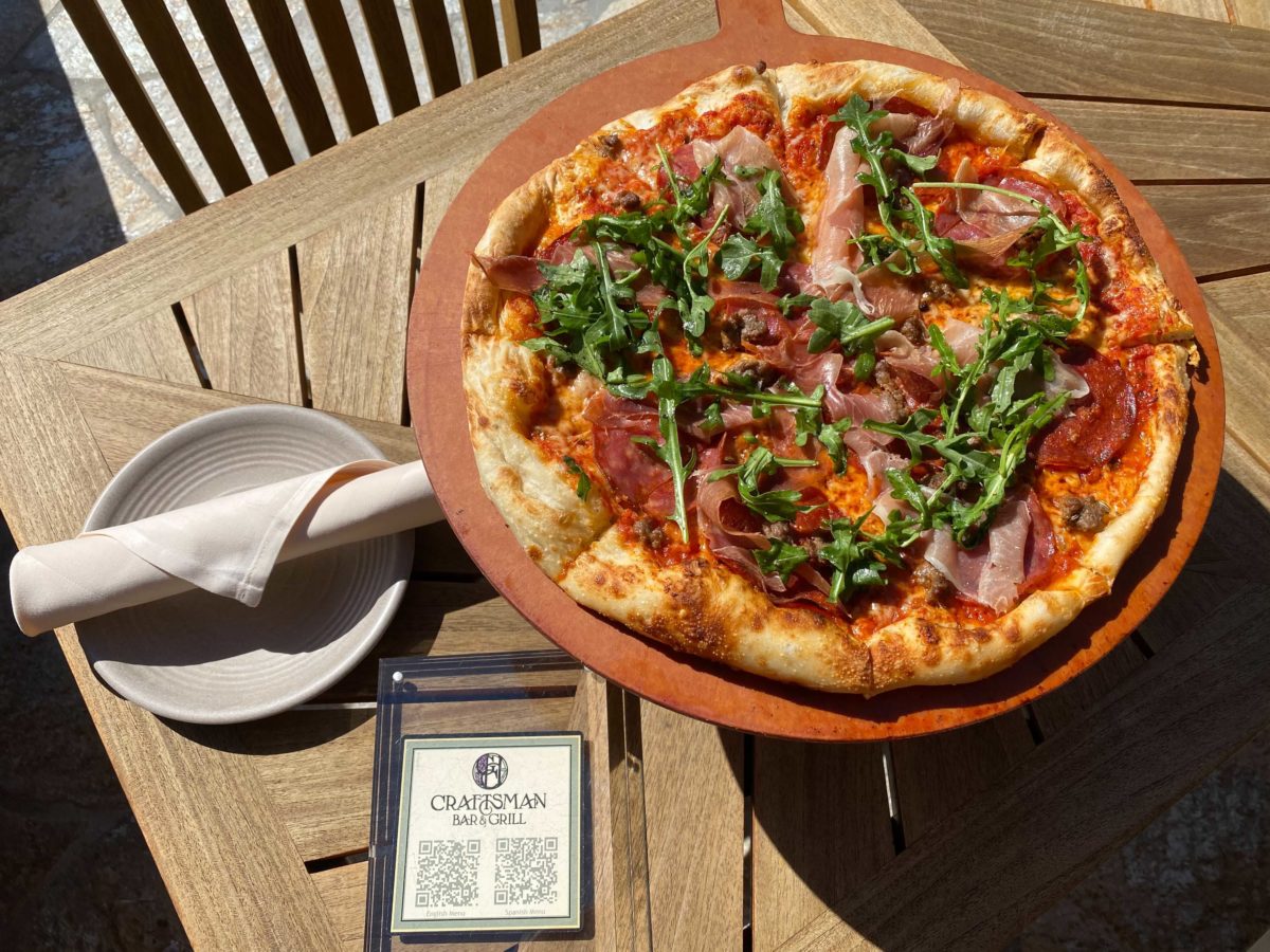 craftsman-bar-grill-charcuterie-pizza-1-8034633