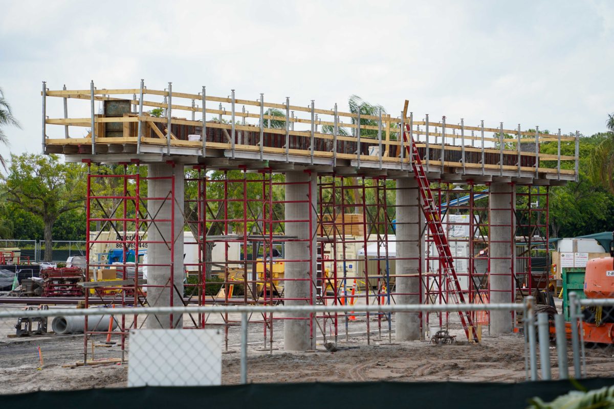 disney-polynesian-construction-update-monorail-station-04-24-2137