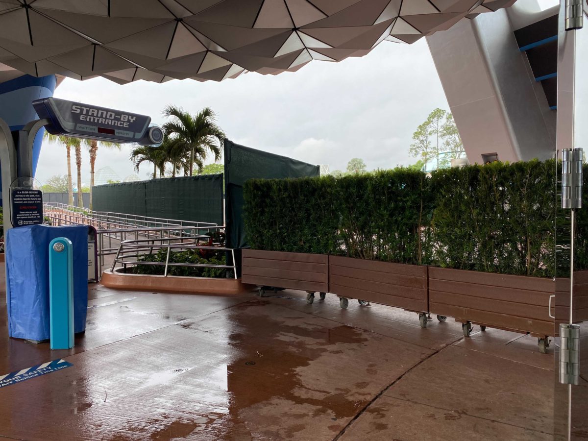 epcot-construction-walls-4
