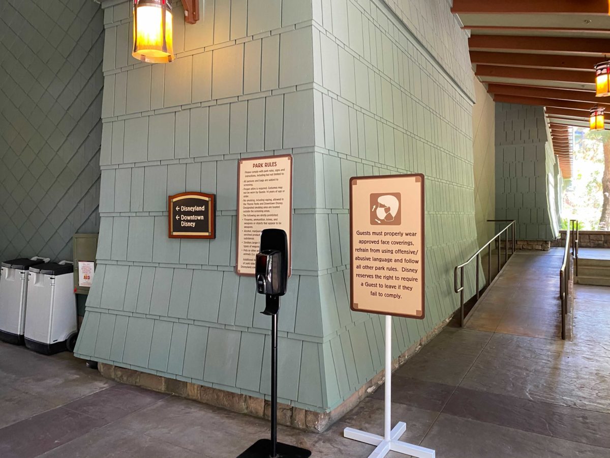 grand-californian-park-entry-health-safety-8-3571781