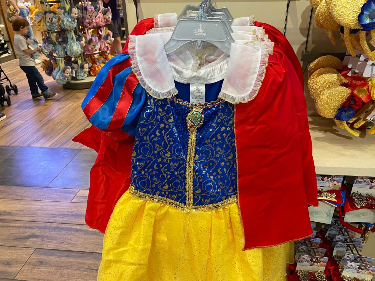 new-castle-collection-dresses-walt-disney-world-ds-3