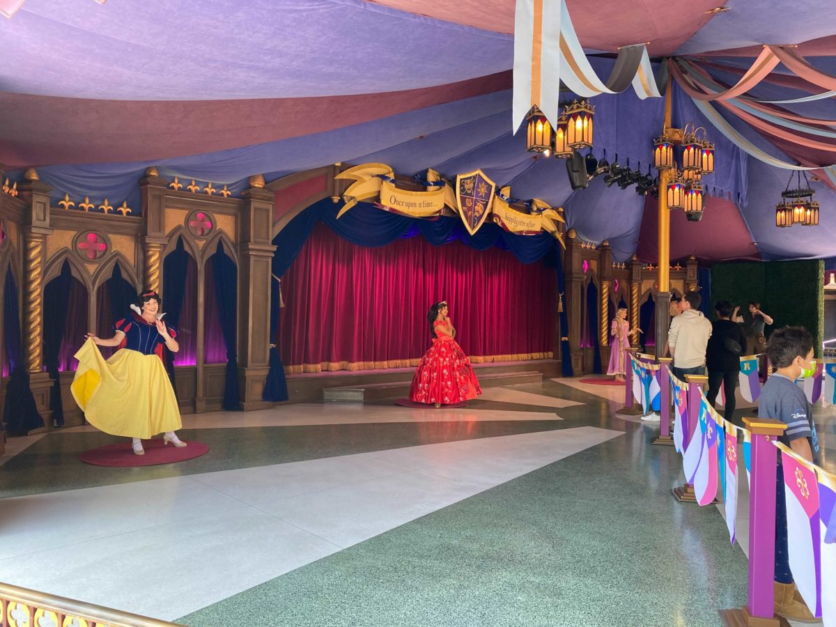 PHOTOS, VIDEOS New Distanced Princess Character Meet & Greets With