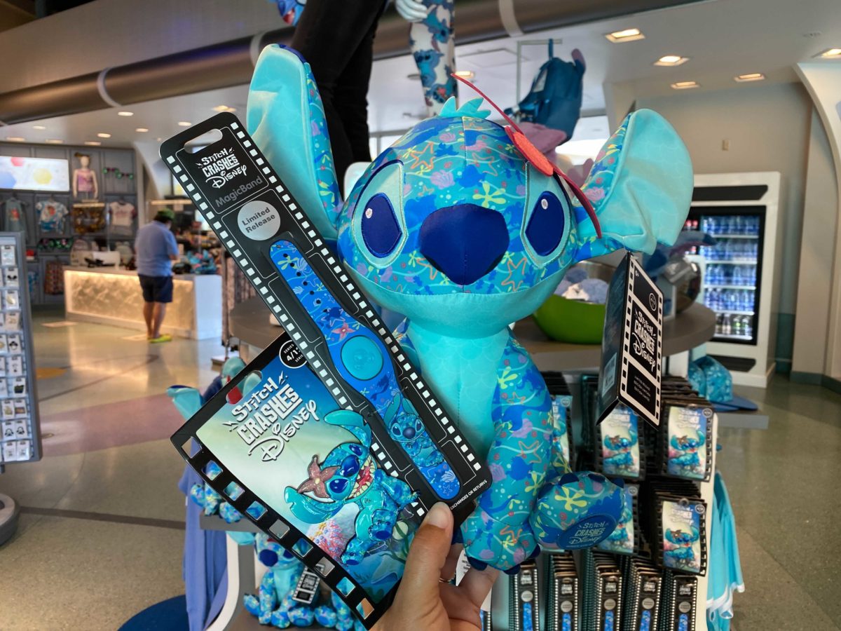 stitch-crashes-disney-little-mermaid-15