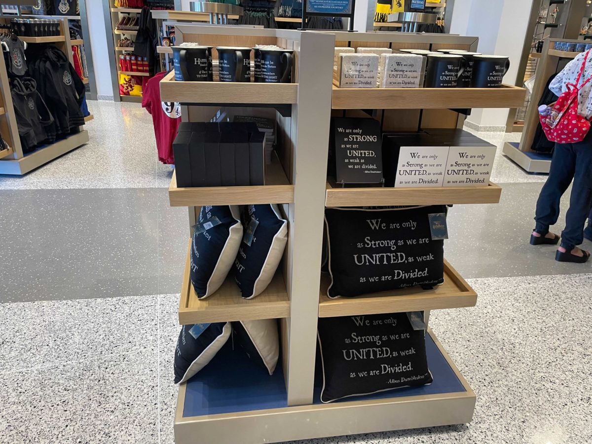 universal-studios-store-hp-merch-3