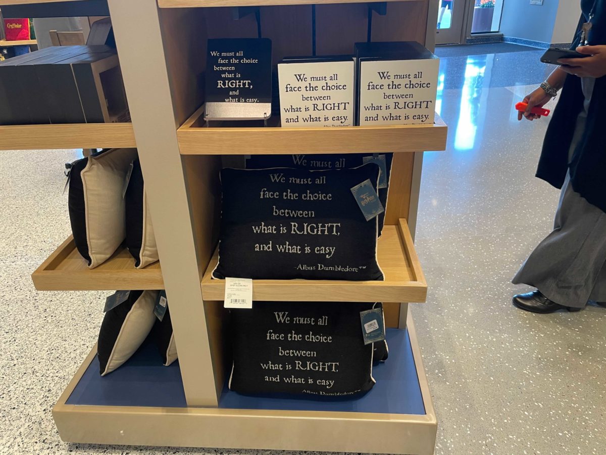 universal-studios-store-hp-merch