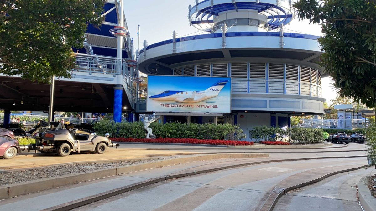 disneyland-autopia-49