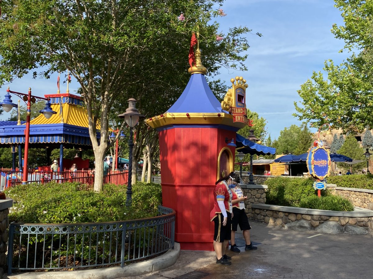 dumbo-the-flying-elephant-ticket-booth-right-painted-magic-kingdom-05032021
