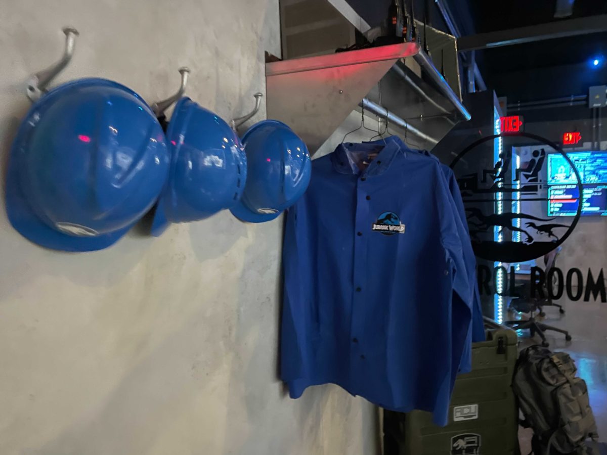 jurassic-world-tribute-store-26-8247136