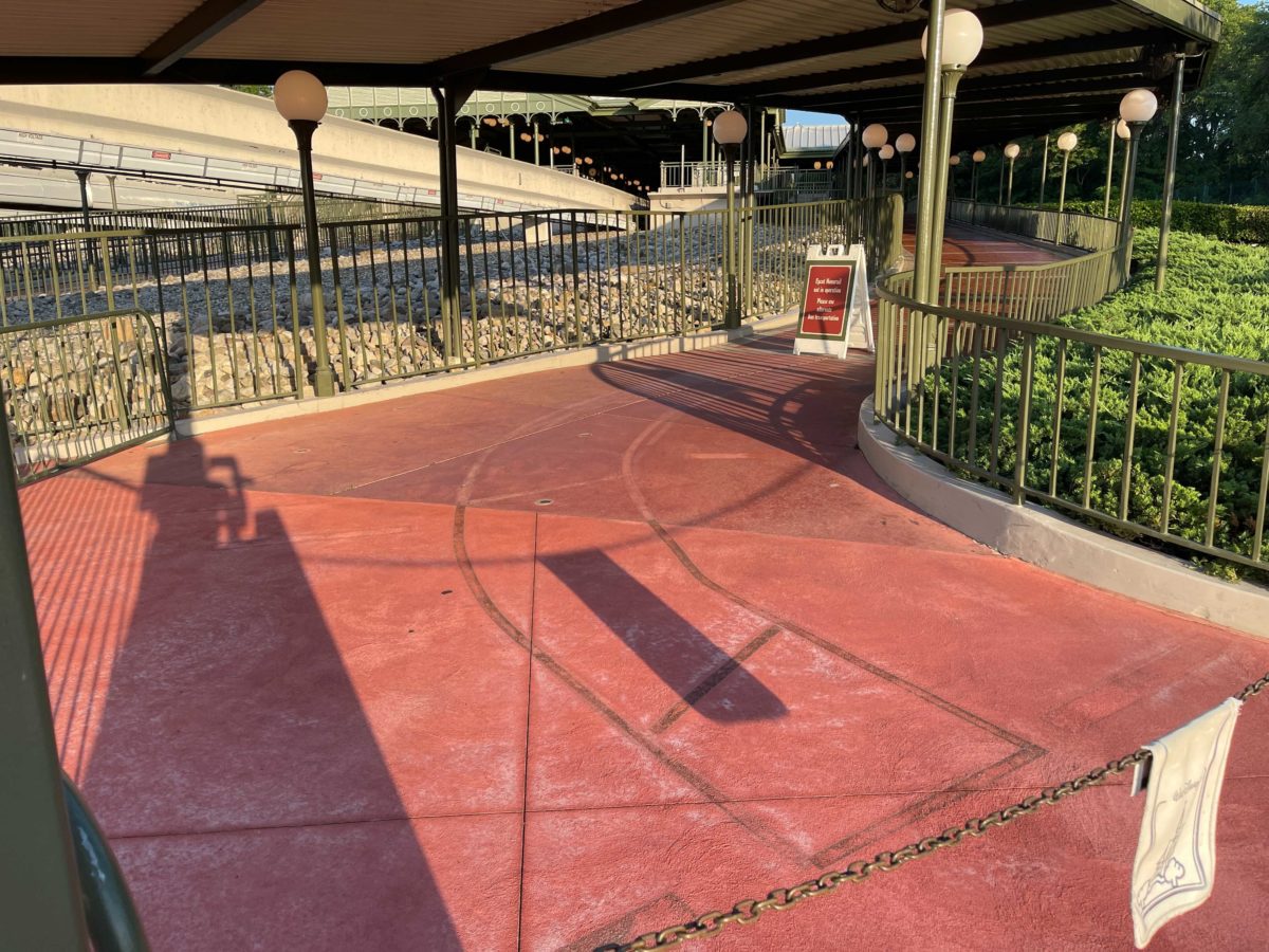 mkttc_monorailsocialdistancemarkersremoved_14