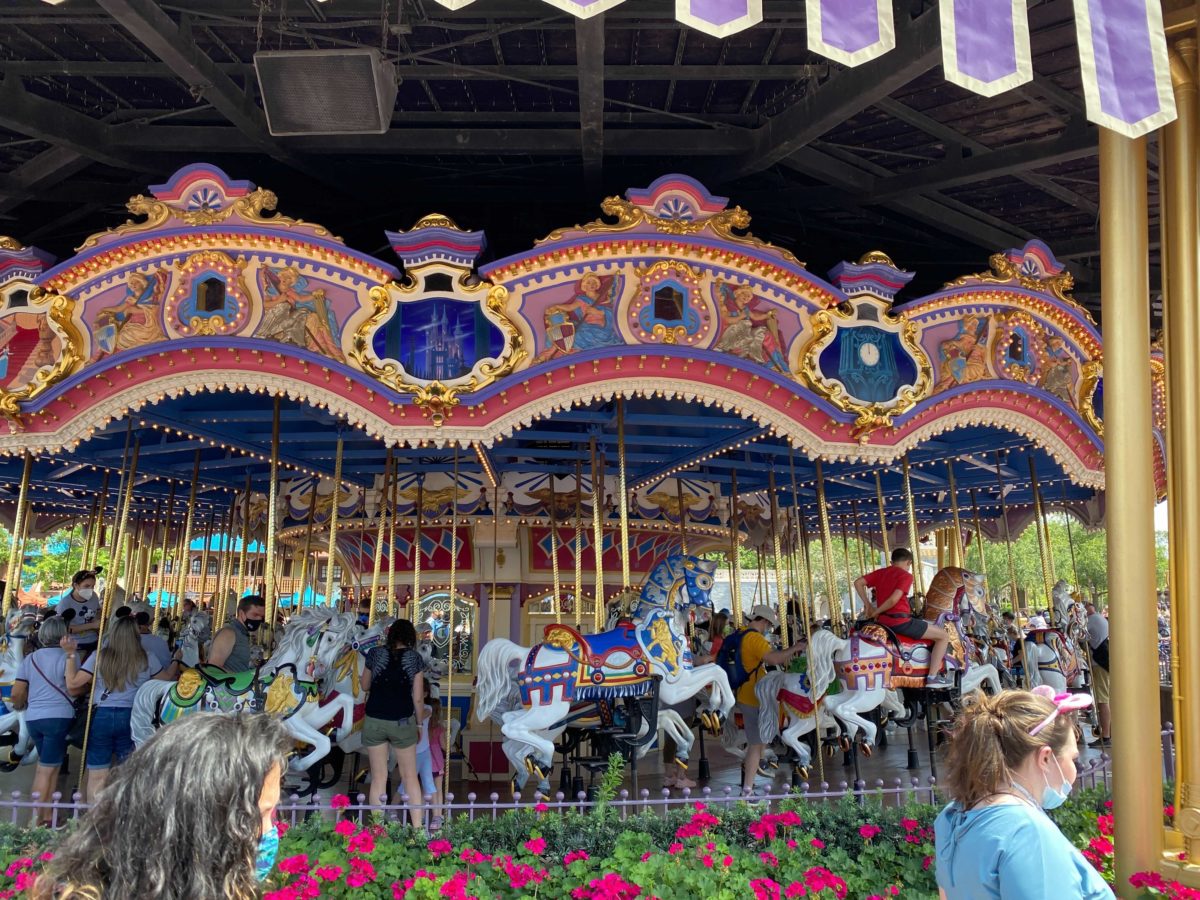 magic-kingdom-prince-charming-regal-carrousel-repainting-eagles-removed-14-2870475