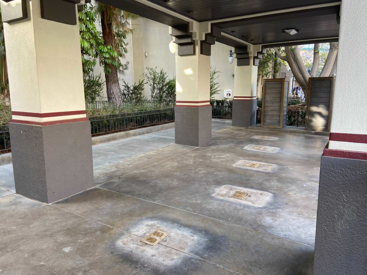 mission-breakout-fastpass-dispensers-removed-5