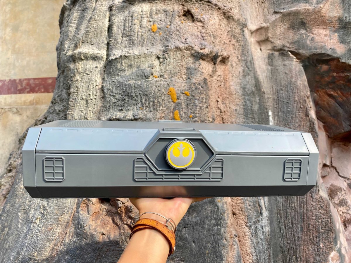rey-legacy-lightsaber-dok-ondars-hollywood-studios-2-6748389