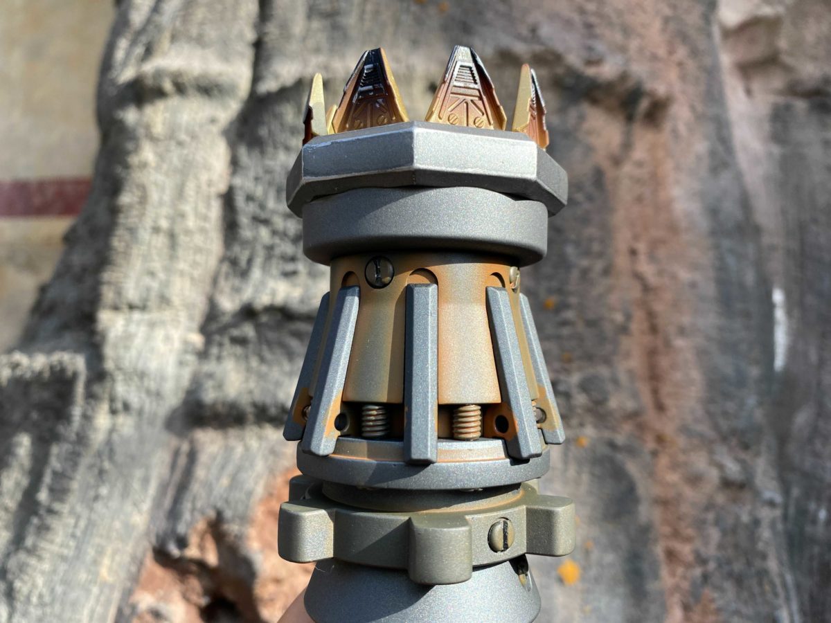 rey-legacy-lightsaber-dok-ondars-hollywood-studios-5-5180618