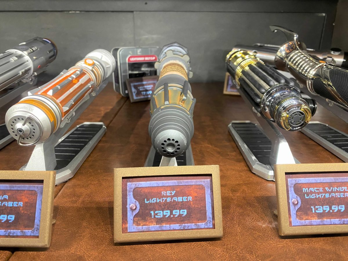 Photos Video New Rey Legacy Lightsaber Hilt Rises In Star Wars Galaxy S Edge At Disney S