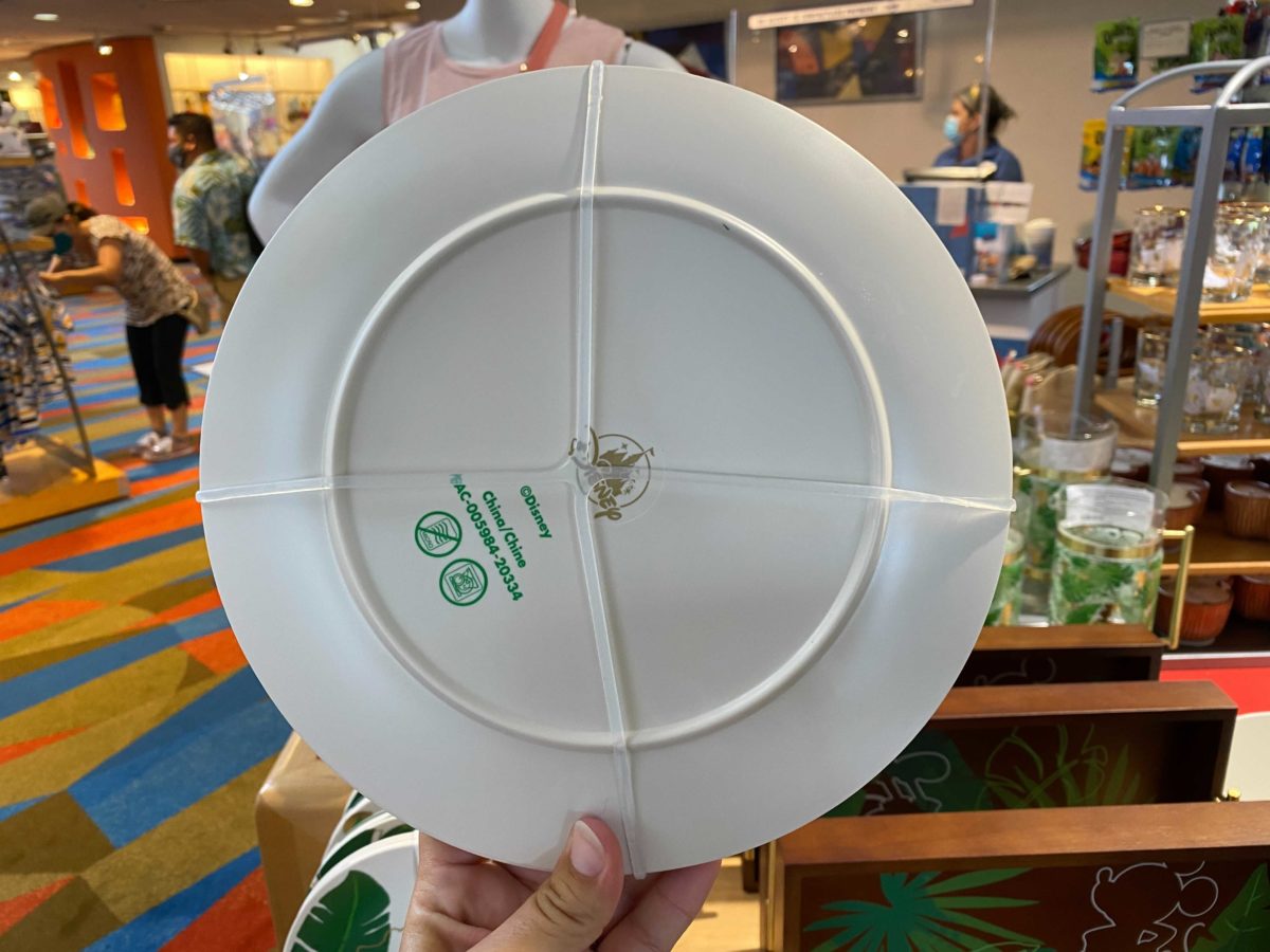 tropical-mickey-melamine-plates-3-2059252