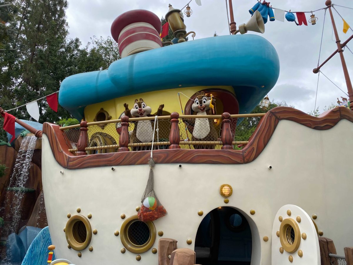 chip-n-dale-toontown-donalds-boat-8-7634199