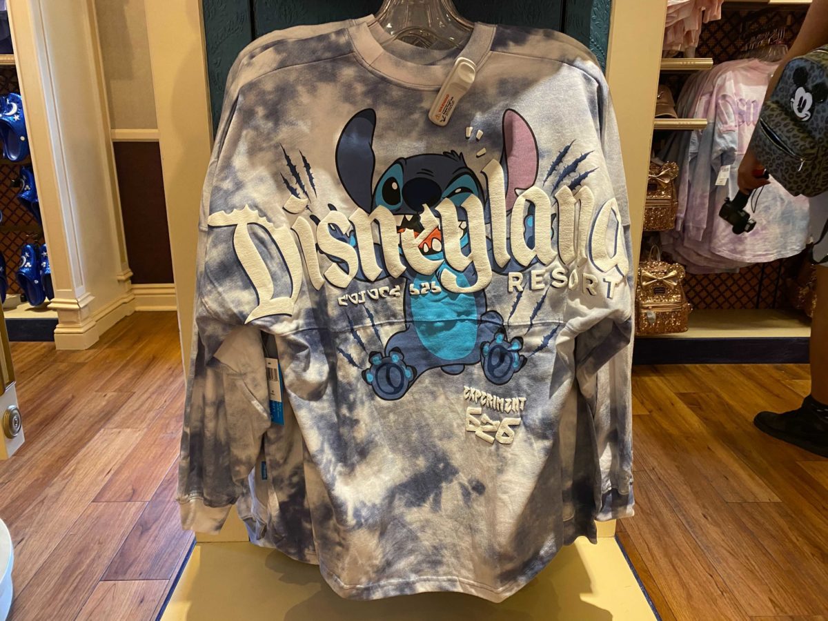 Disneyland Resorts Spirit Jersey Stitch NEW Size Medium Sold Out Exclusive 
