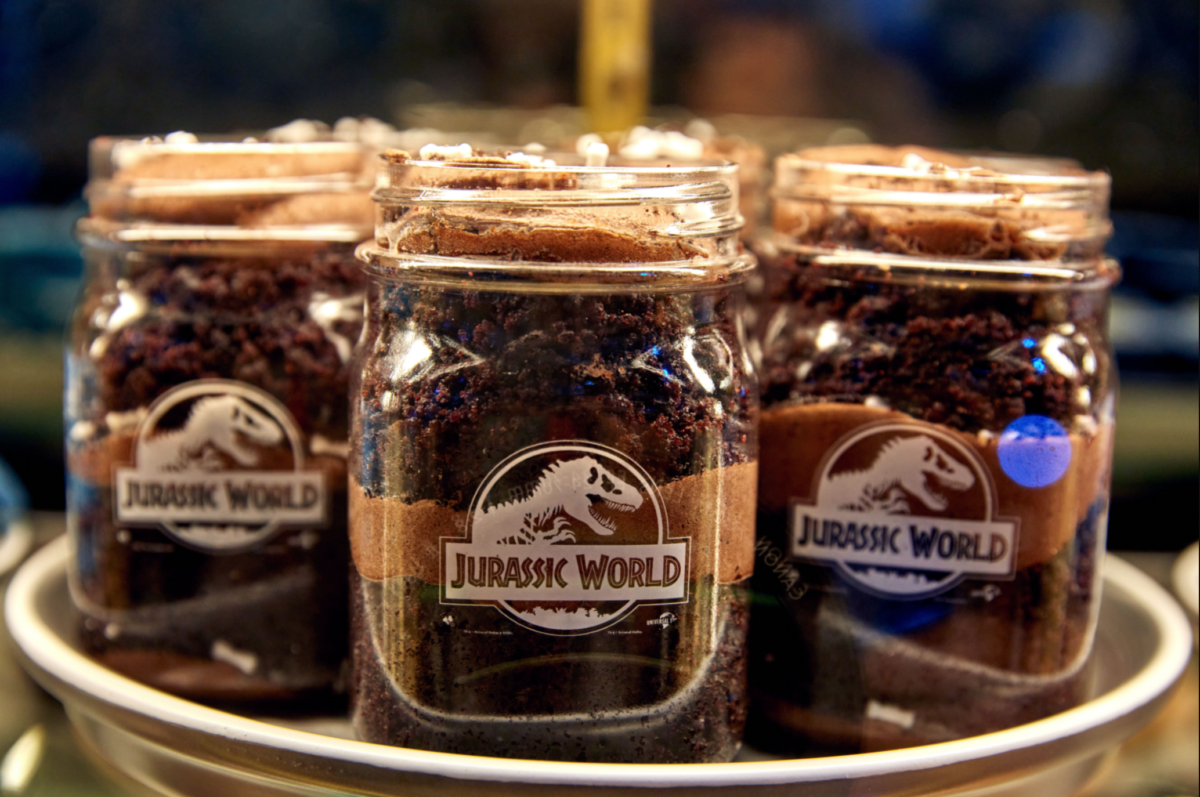 jurassic-world-tribute-store-3-4