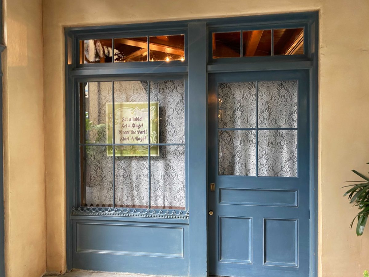 le-bat-en-rouge-closed-10-4890793