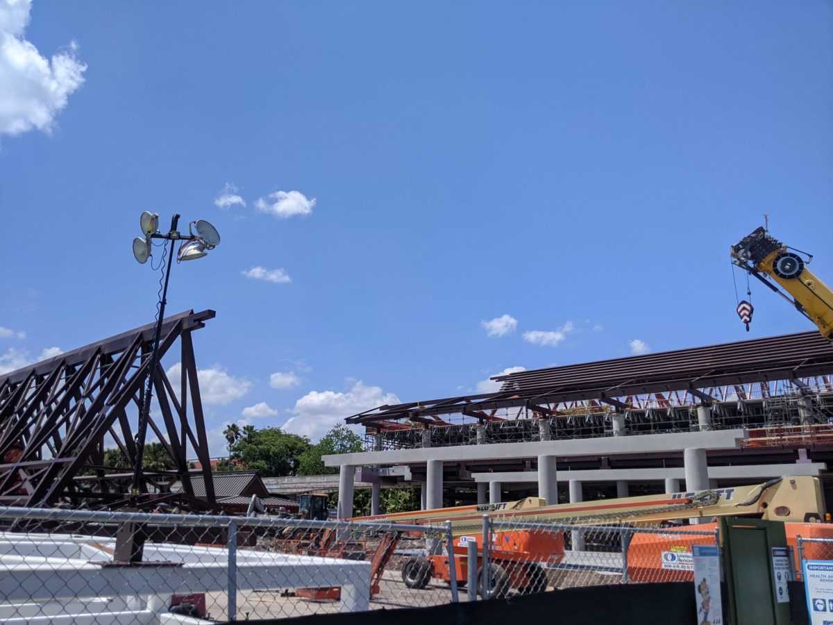polynesian-porte-cochere-construction-3-7724288