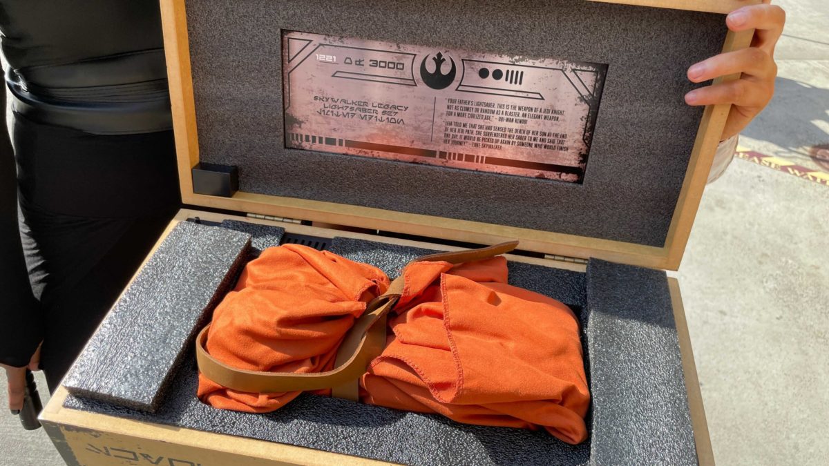 skywalker-legacy-lightsaber-set-4
