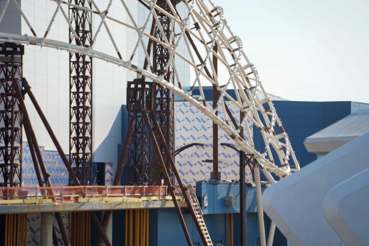 tron-lightcycle-run-construction-5-4455246