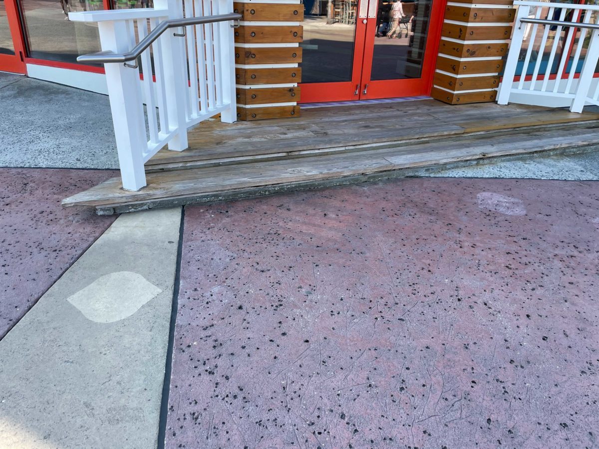 universal-orlando-resort-temperature-check-markers-removed-3-2