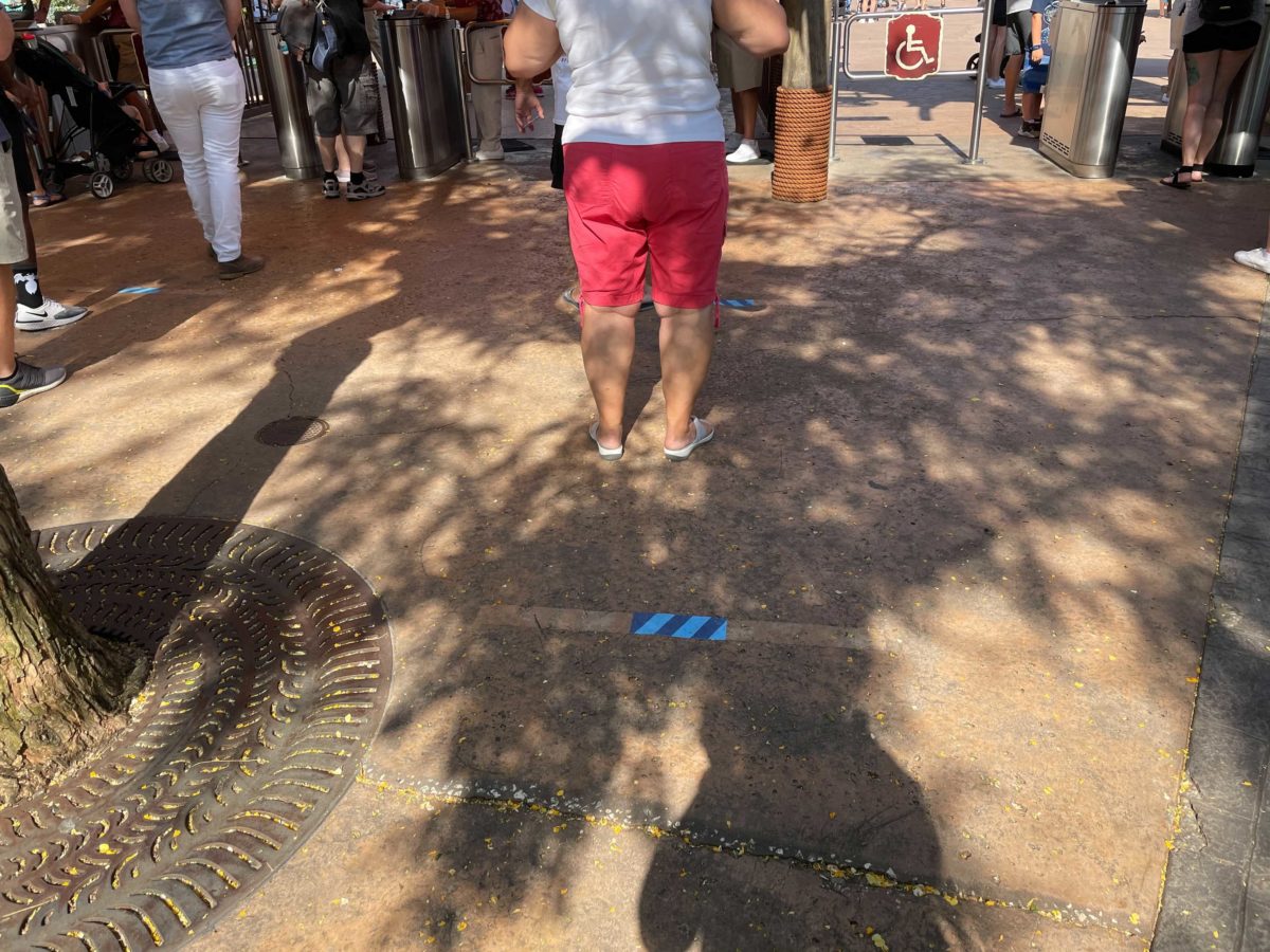universal-orlando-resort-temperature-check-markers-removed-8-2-2