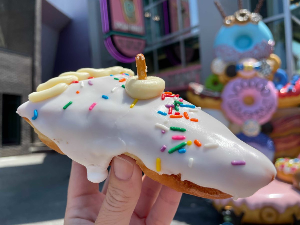 vanilla-voodoo-anniversary-doughnut-3