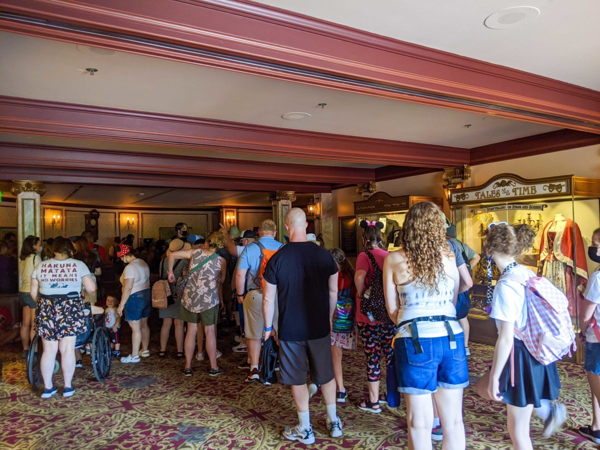 beauty-and-the-beast-sing-along-france-pavilion-epcot-no-physical-distancing-11-9018956